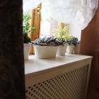 Śmietankowe wnętrze z cegłą w tle Dom Tychy