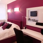 W bieli i fuksji apartament Katowice