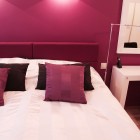 W bieli i fuksji apartament Katowice