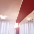 W bieli i fuksji apartament Katowice